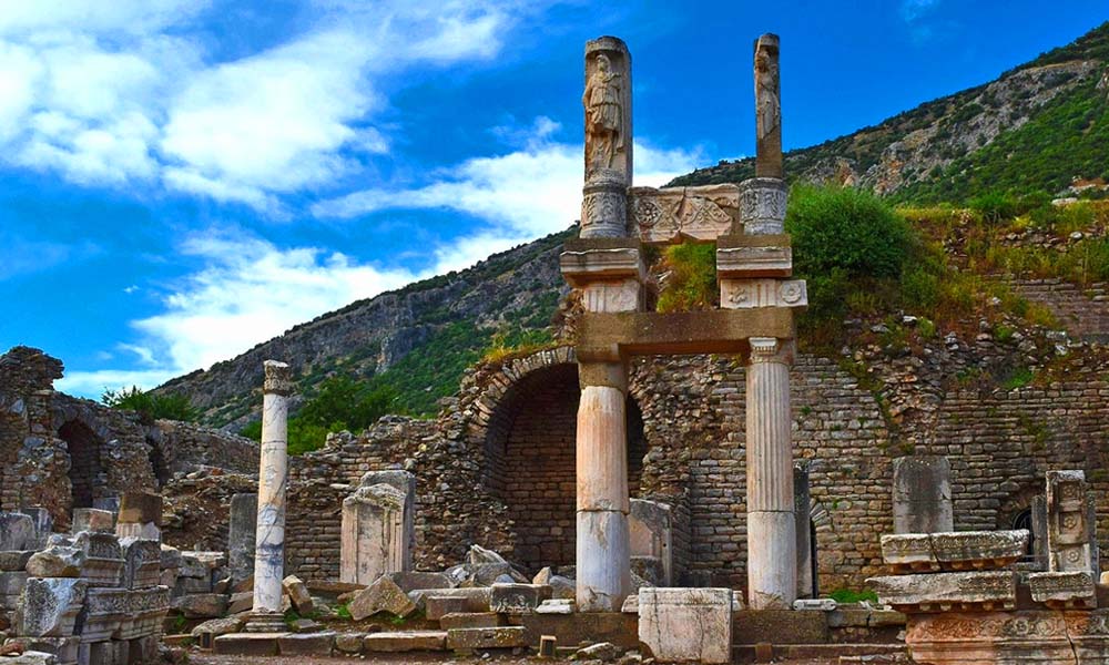 Efes Antik Kenti Nerede » Nasıl Gidilir ve 2020 Giriş Ücreti